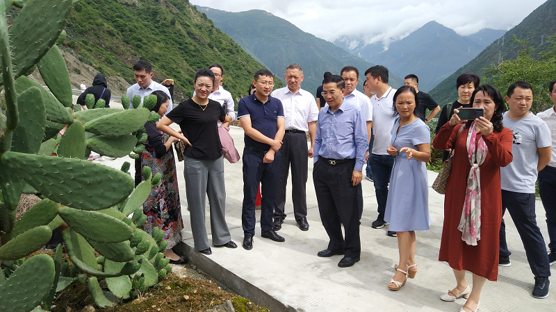 打赢脱贫攻坚战，助力消费扶贫 --协会副会长前往四川省甘孜州开展消费扶贫活动