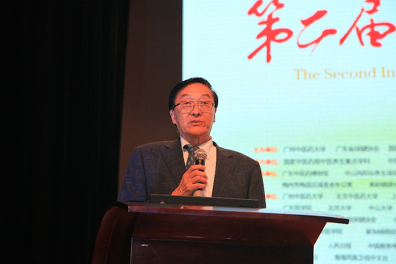 国家卫生部原副部长、纪检组长，中国保健协会理事长张凤楼